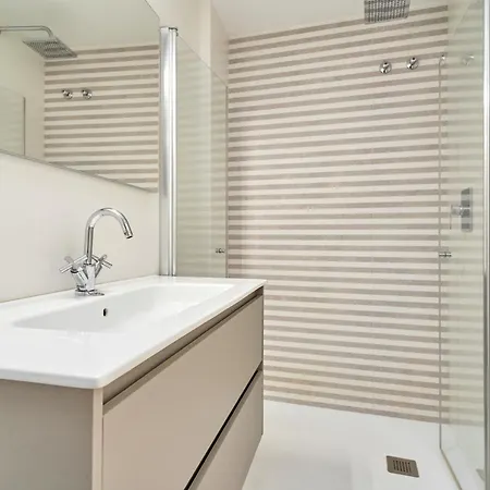 Luxury Penthouse דירה *
