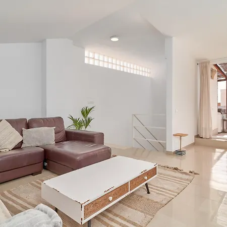 Luxury Penthouse דירה